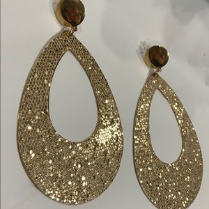 BIG GOLD TEARDROP EARRINGS!